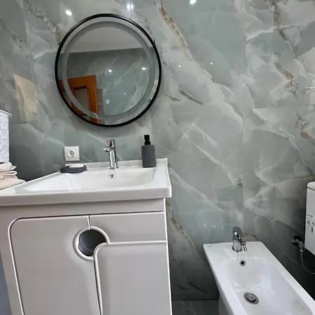 Family Apartment, Himarë